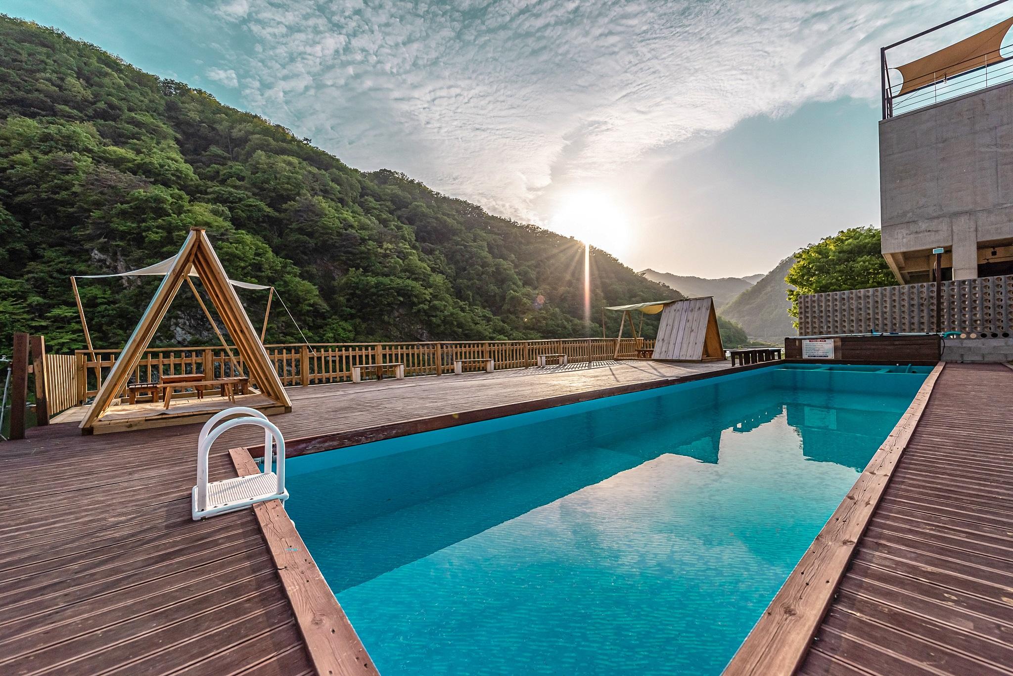 Hongcheon Noblesse Nomad