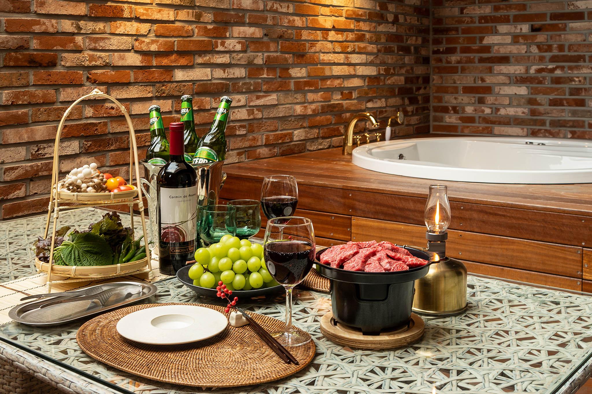 Wolgot Station Brown Dot