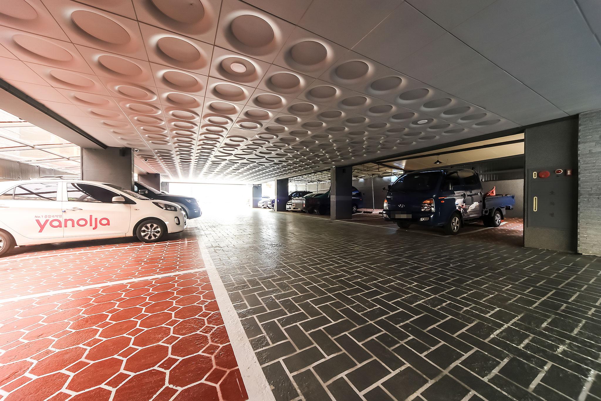 Busan Gupo Brown dot-37