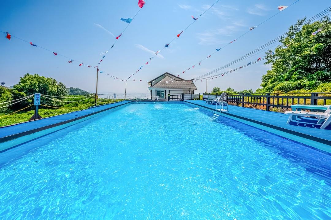 Ganghwado Pum-an-ae Spa Dokchae Pension
