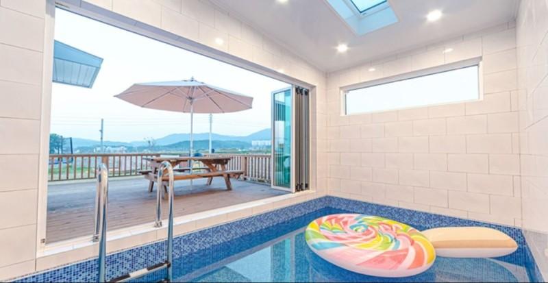 Gyeongju Anhouse Pool Villa Pension