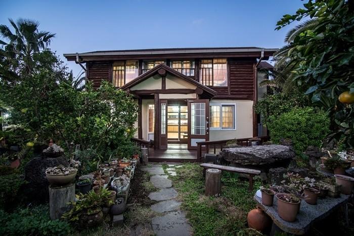 Seogwipo Log House Pension