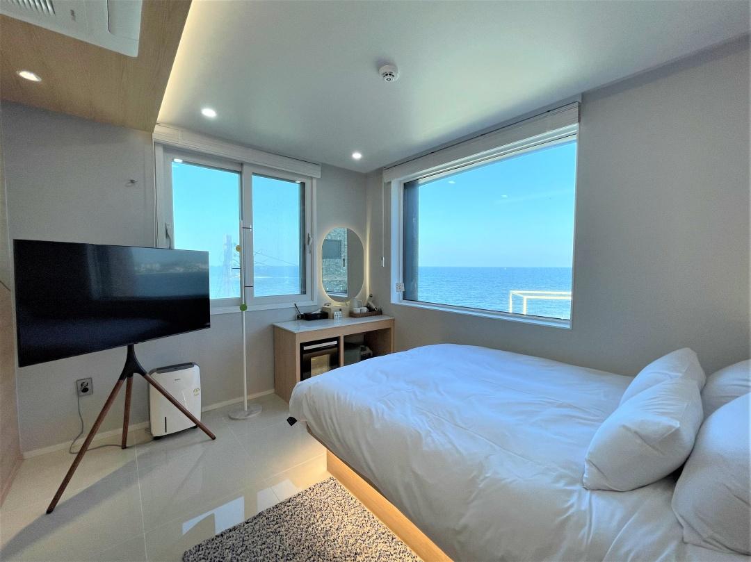 Jeju (Aewol) Coney Ocean Suite Hotel