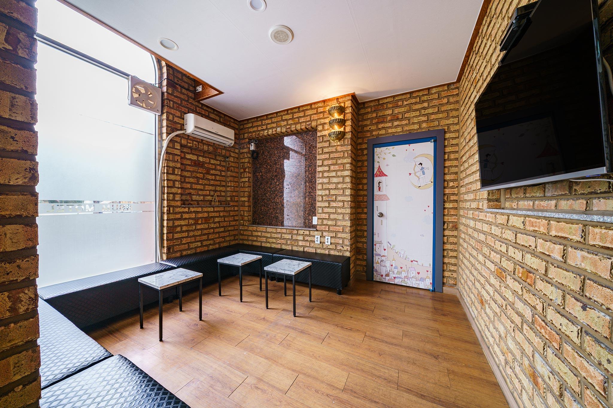 Suwon Station Some Suwon-13