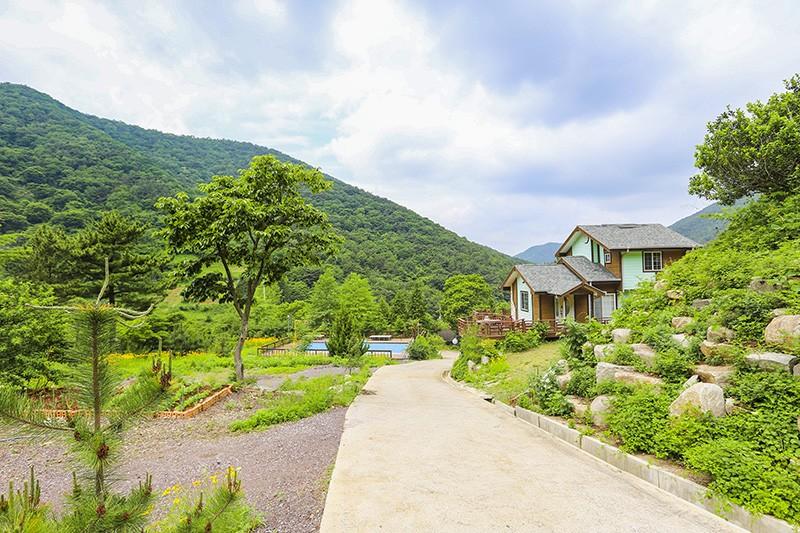 Goseong Gureumwiui Sanchaek Pension