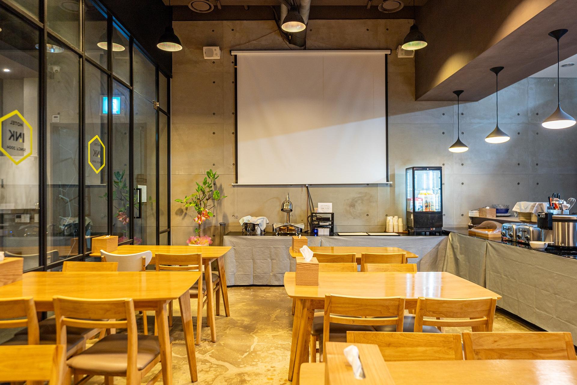 Gong-Ju TouristHotel INK-11