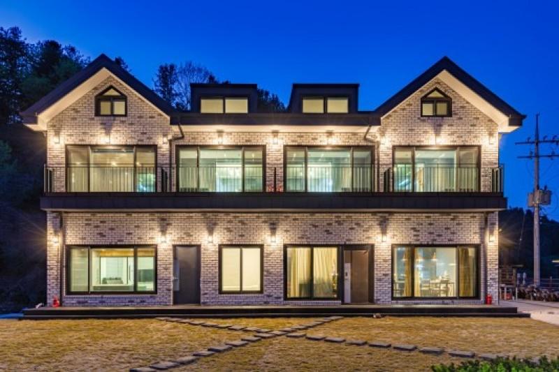 Gapyeong Seravi Pool Villa-45