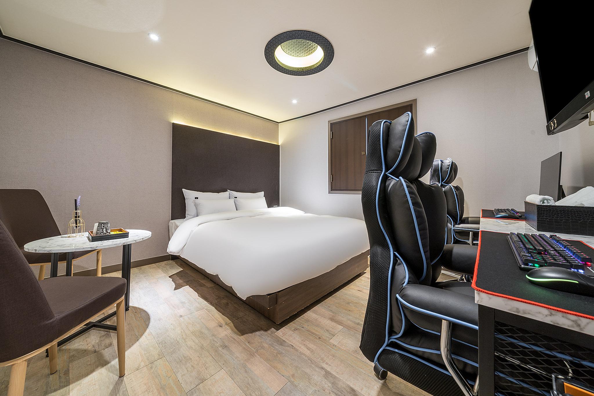 Suwon Station Some Suwon-5