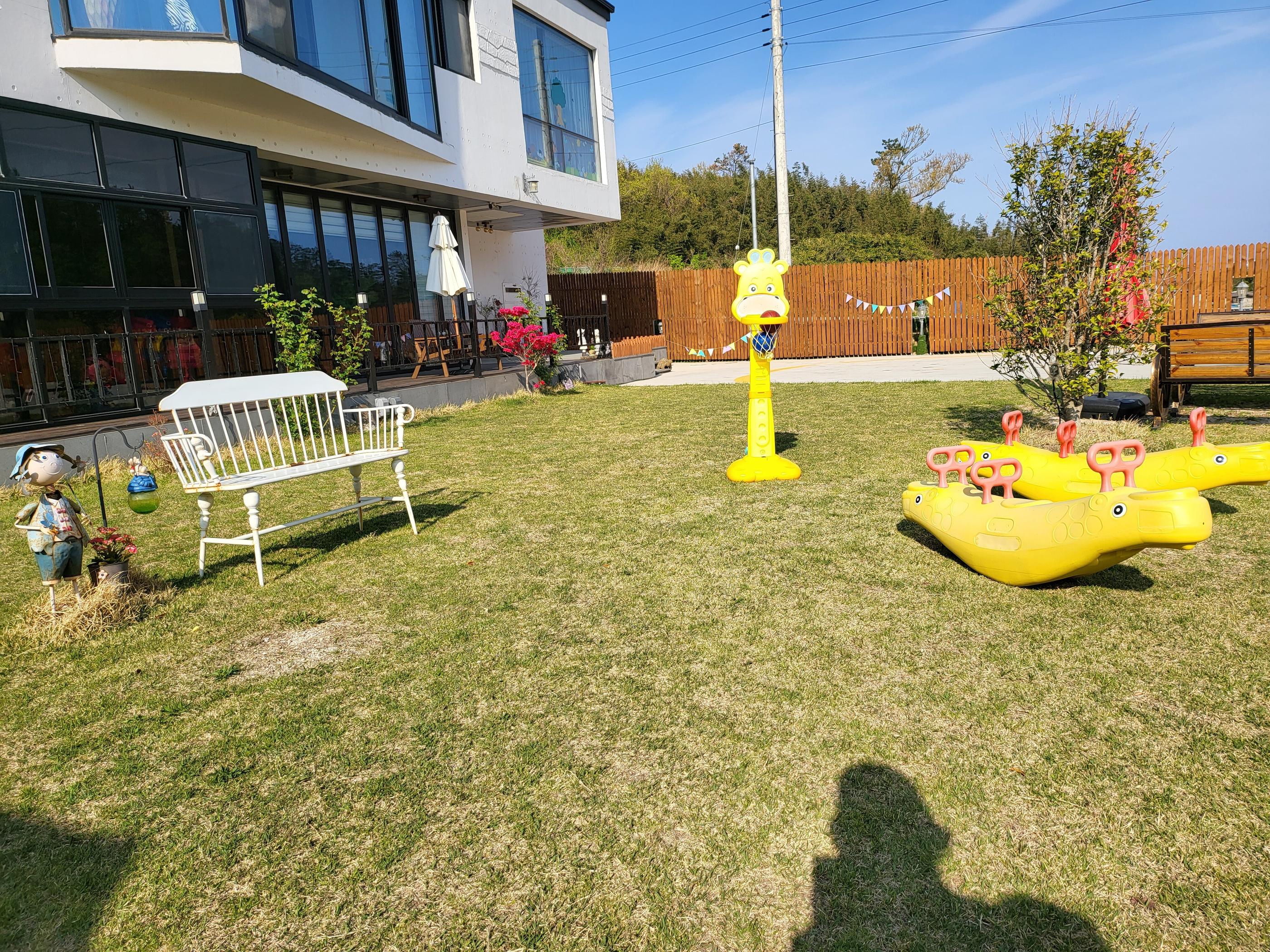 The Hue Kids Pool Vila-32