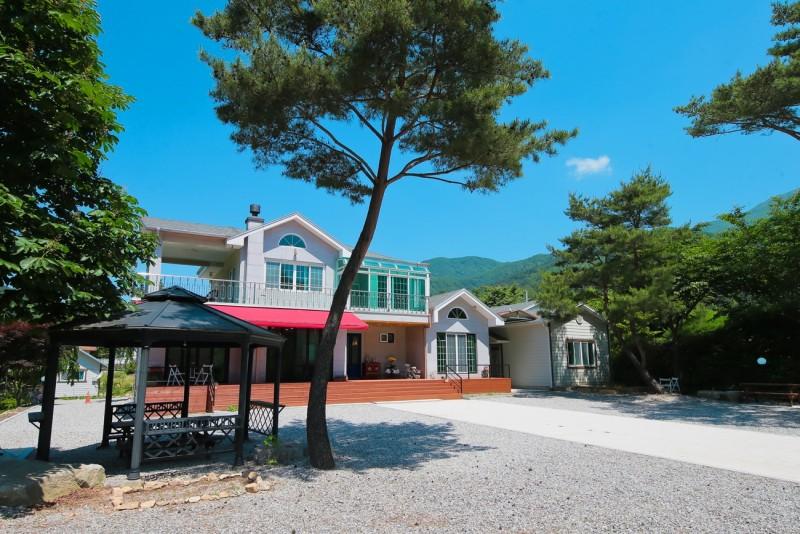 Gapyeong Primavera Pension-5