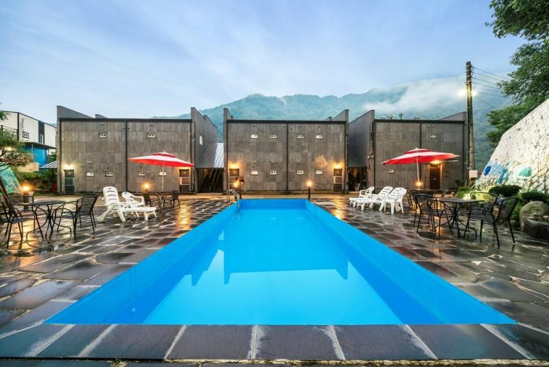 Gapyeong S&B Spa Pension (adjacent to valley)