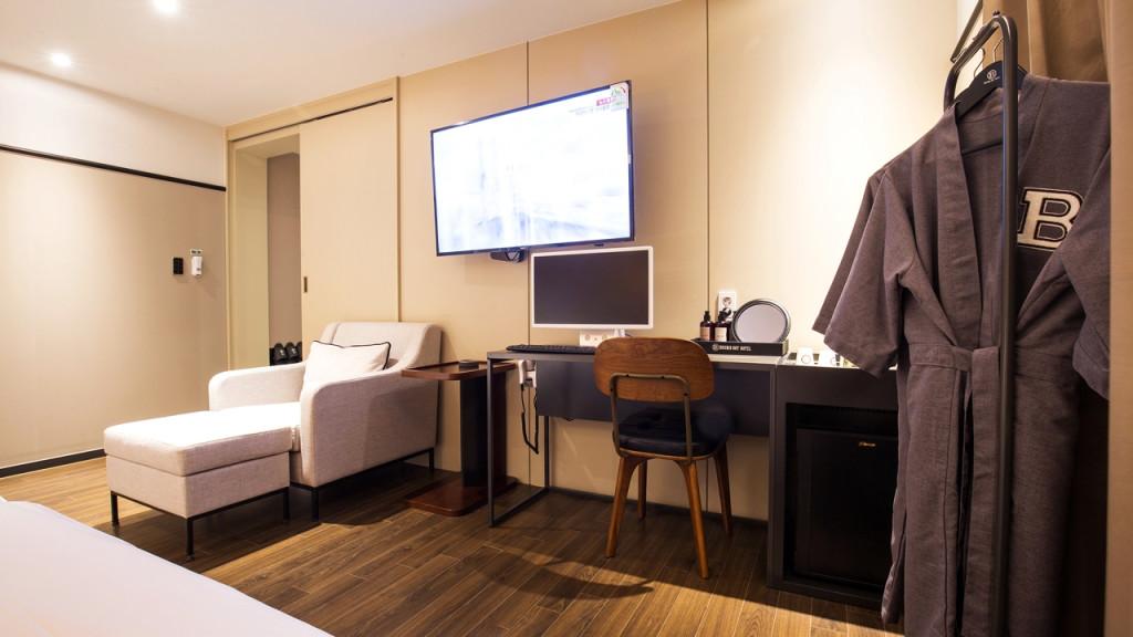 Busan Choeup Brown Dot-8