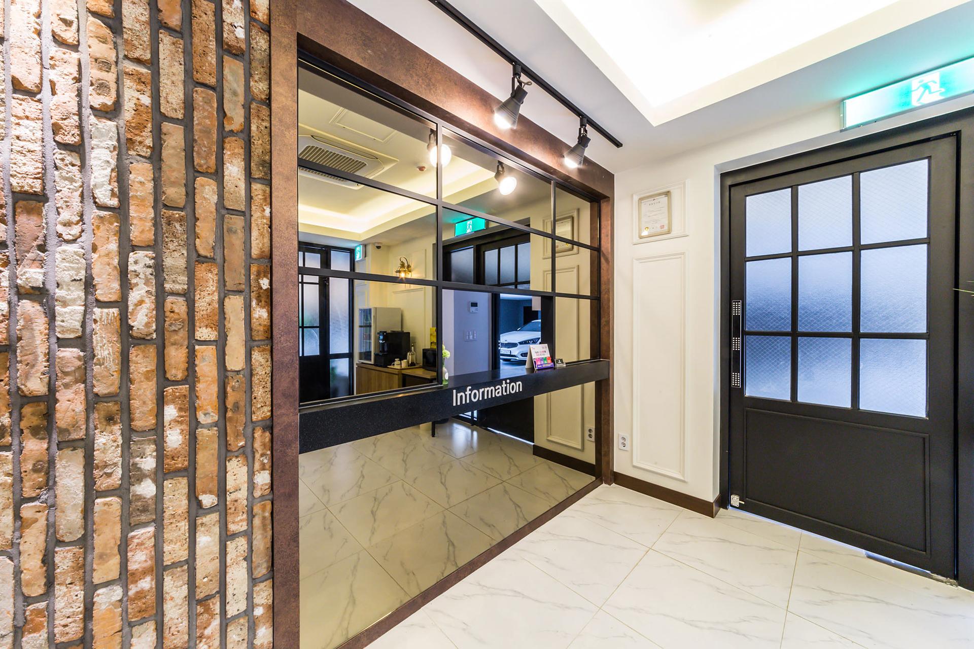 Wolgot Hotel RG-2