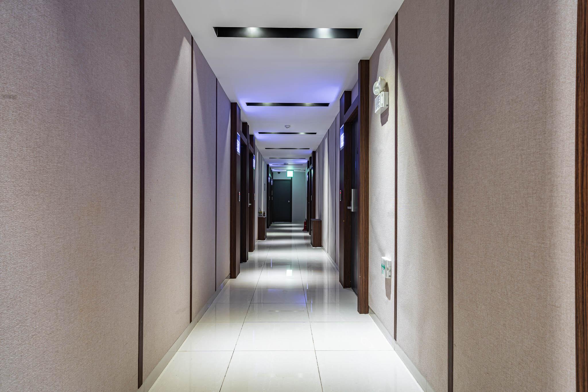 Suwon (Ingyedong) Central Plaza Hotel-13