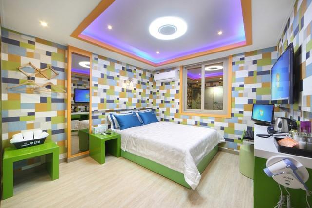 Jinju Comma Self check-in Motel