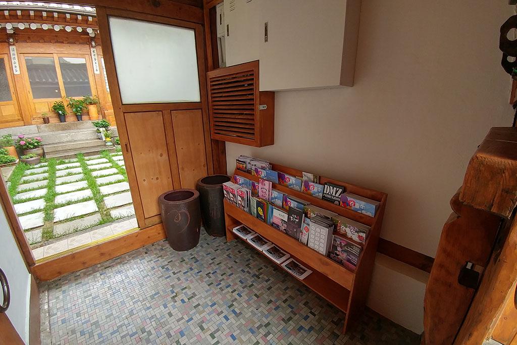 Bukchon Sohyeondang Hanok Stay-17