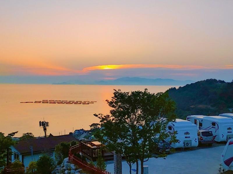 Tongyeong Yokjido Tourism Farm Caravan Pension