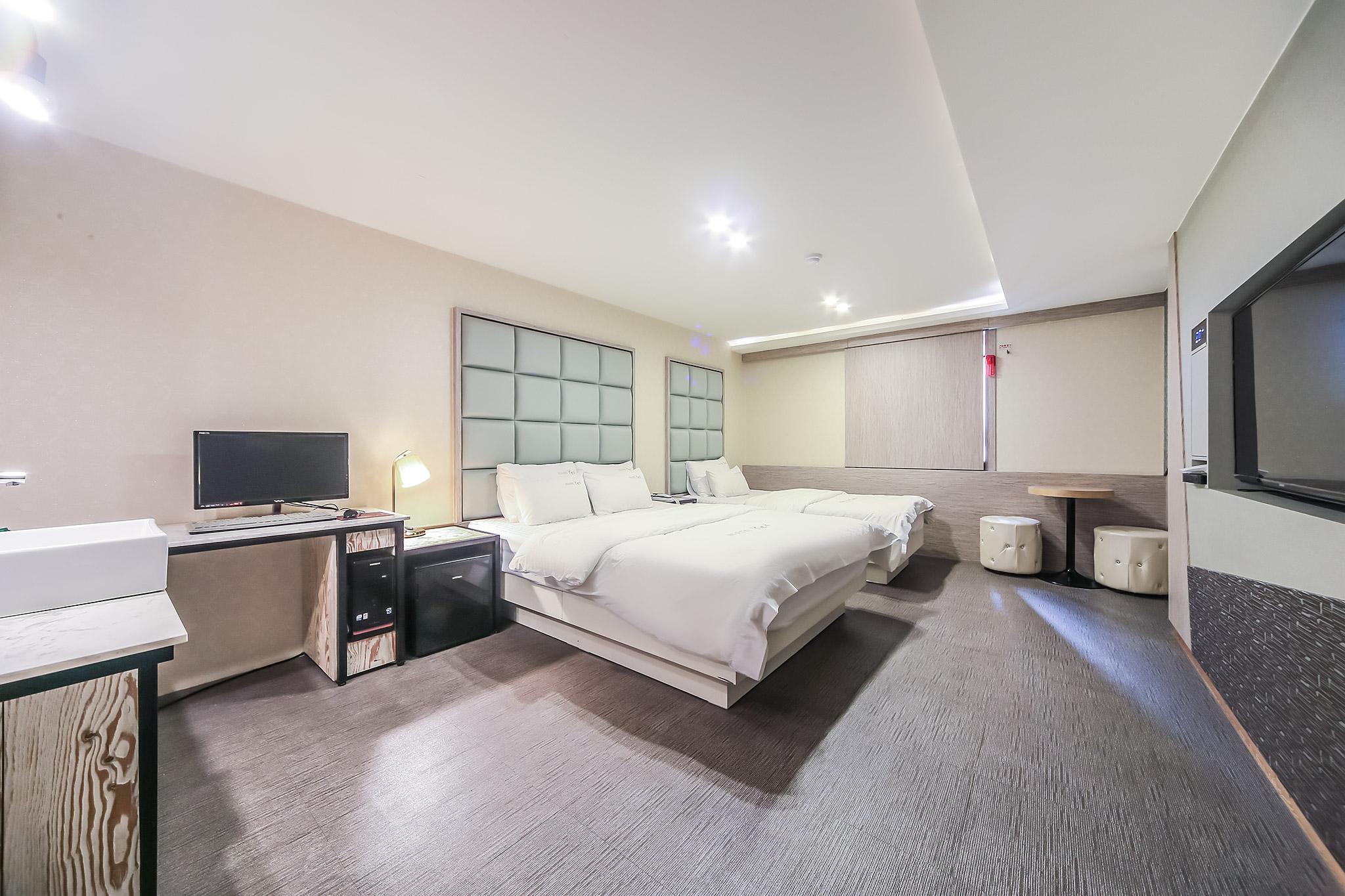 We (formerly Yes) in Beomcheon-dong, Busan