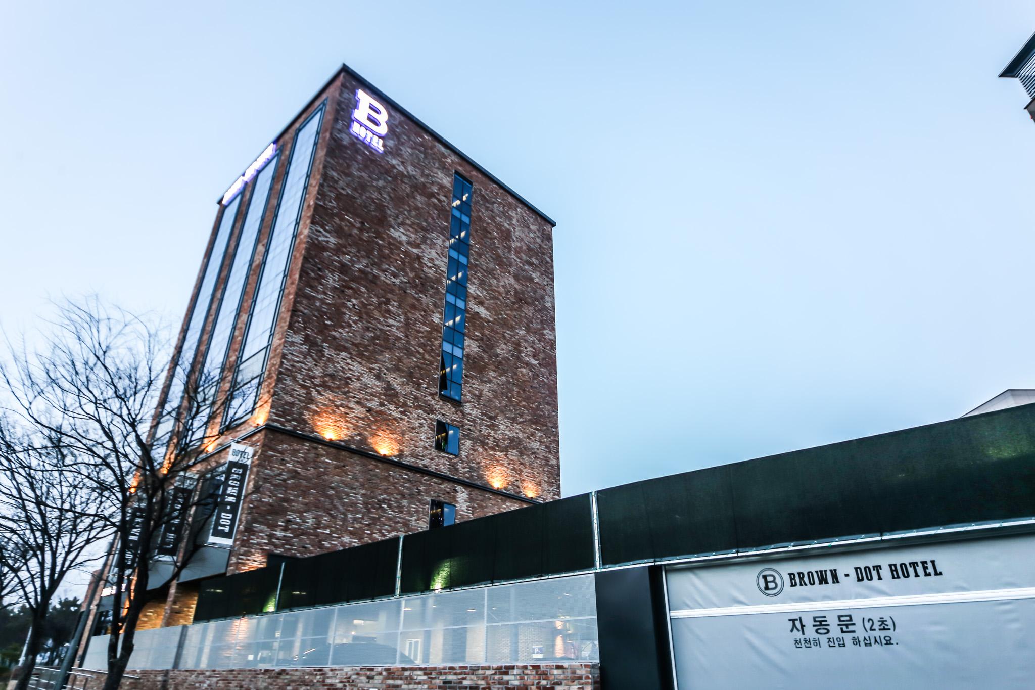 Busan Gangseo Sinho Brown Dot-21