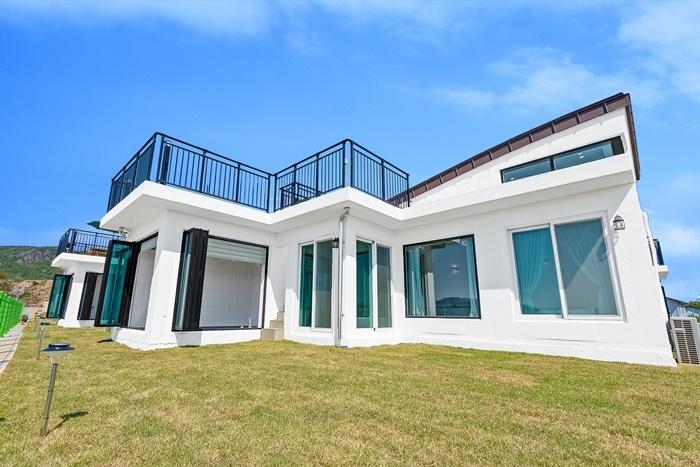 Buan Largo Hill Pool Villa Pension