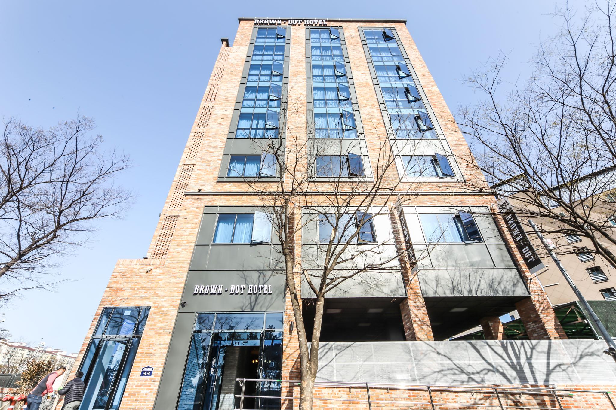 Busan Gangseo Sinho Brown Dot-15