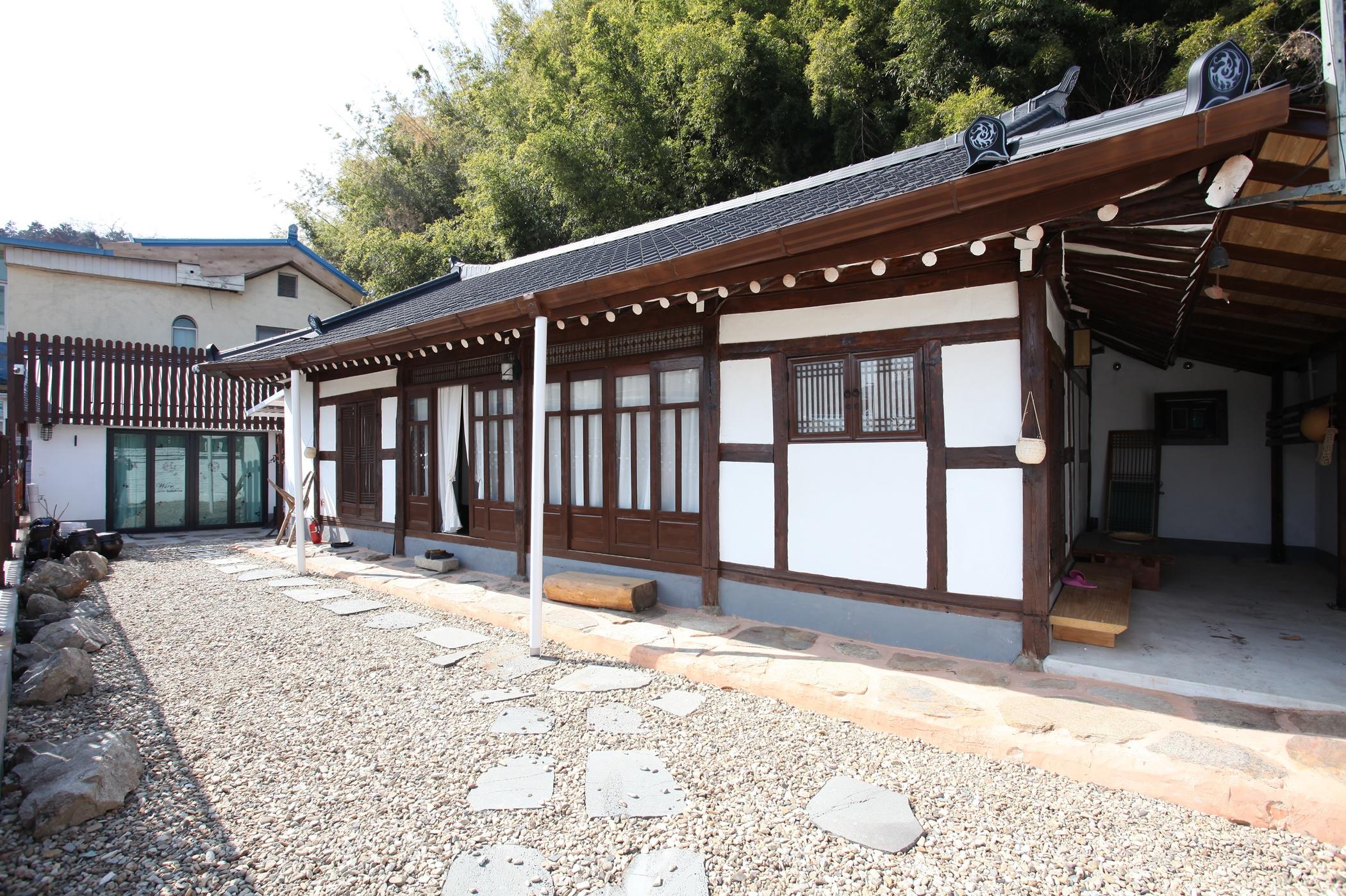 Jeonju Hanok Gohee Pension