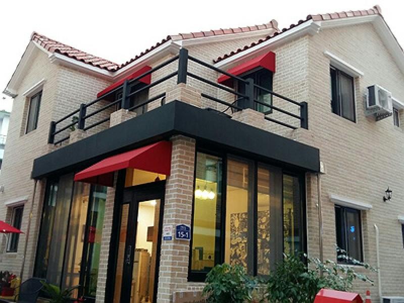 Jeonju Poet and Jjamong Guesthouse Pension