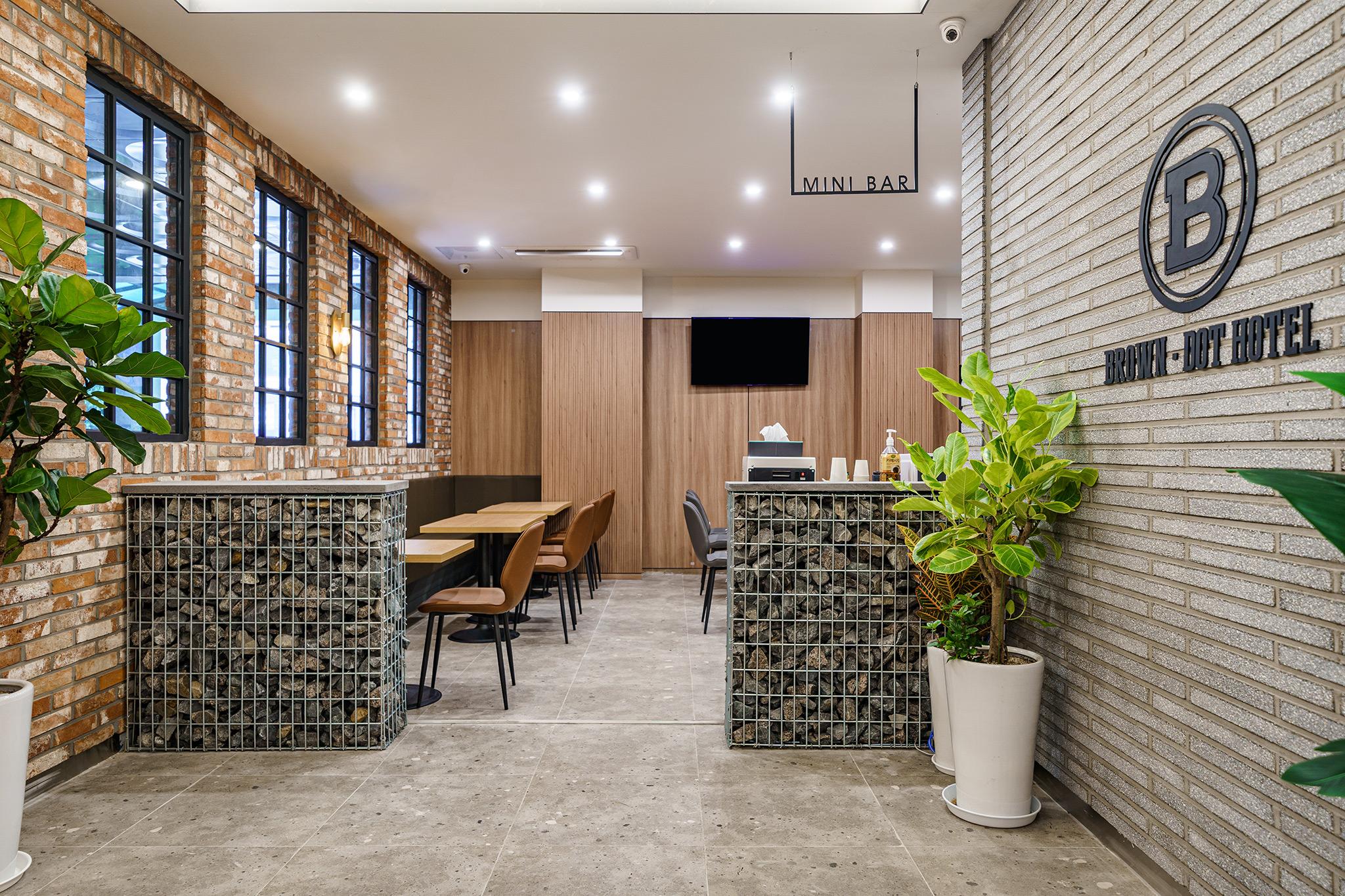 Suwon Brown Dot Suwon Guwoon Branch-4