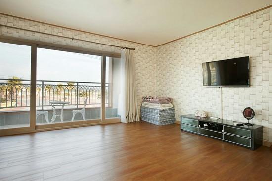 Seogwipo Happy Tree Pension-7