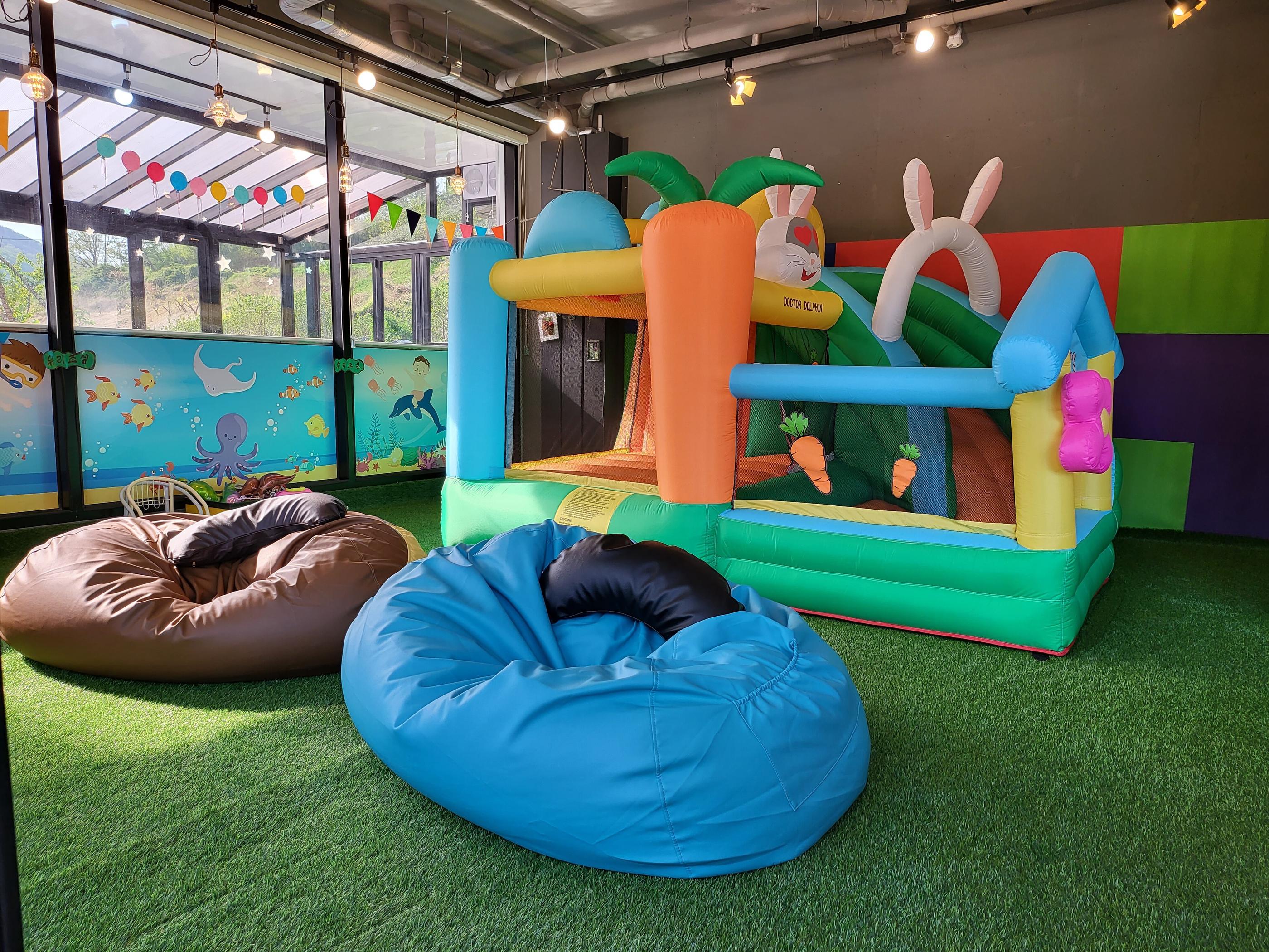 The Hue Kids Pool Vila-2