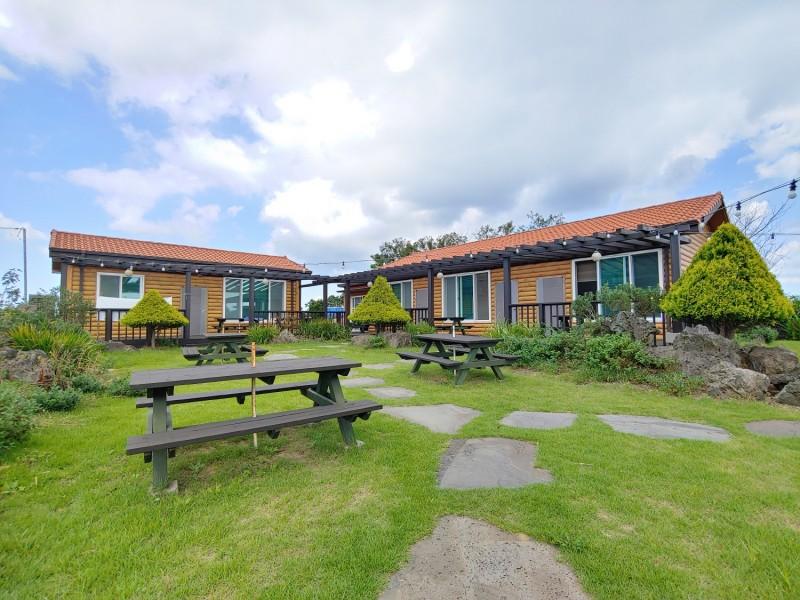Jeju Oreum Pension