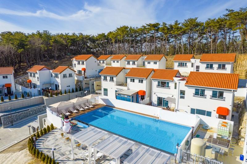 Gyeongju Awesome Way Pool Villa