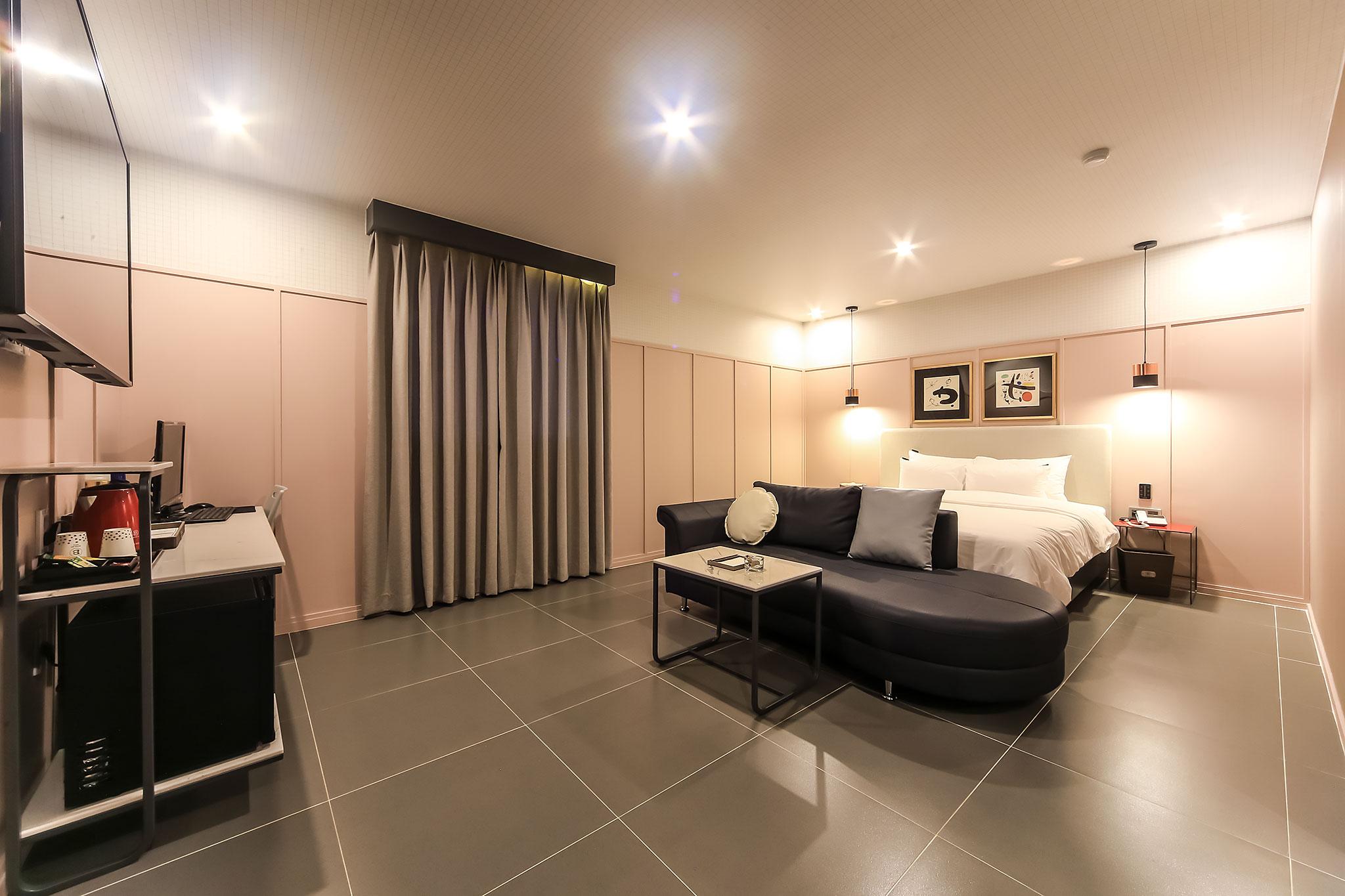 Busan Gupo Brown dot