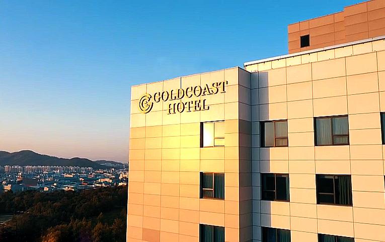 Gold Coast Hotel-2
