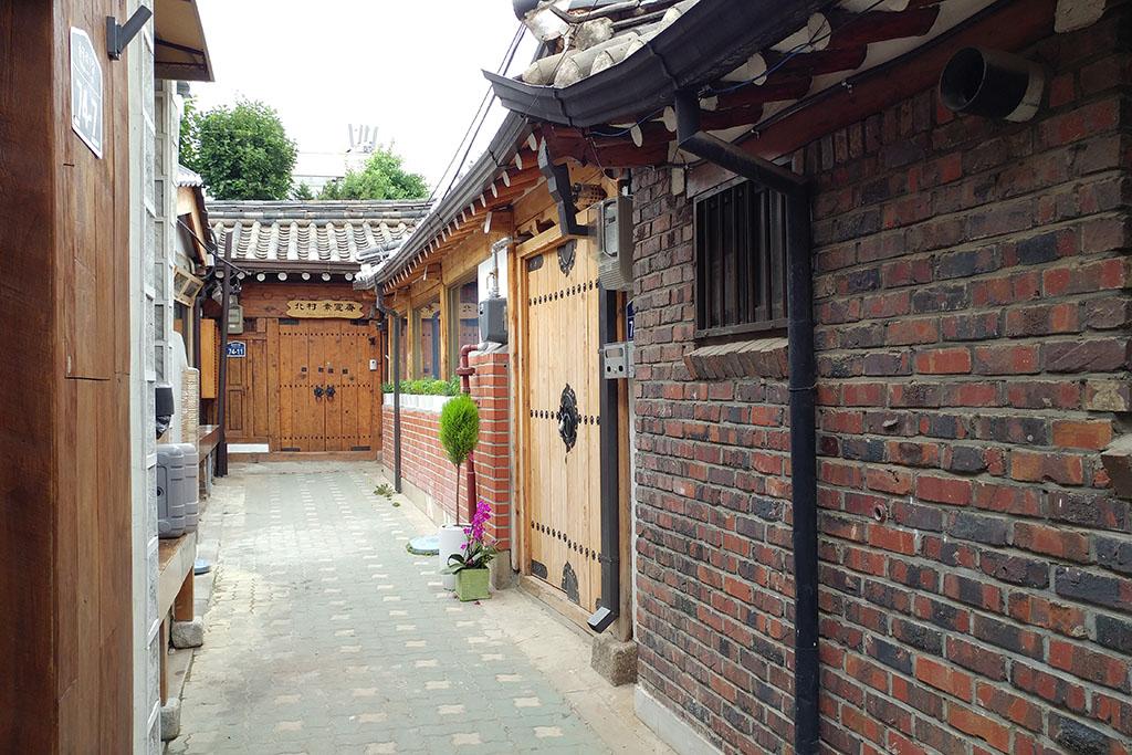 Bukchon Sohyeondang Hanok Stay-9