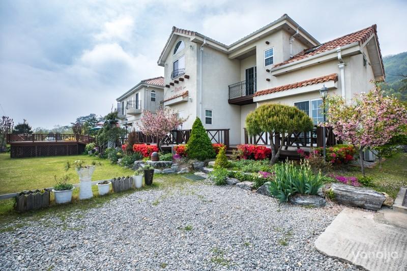 Buan (Byeonsanbando) Flora Pension
