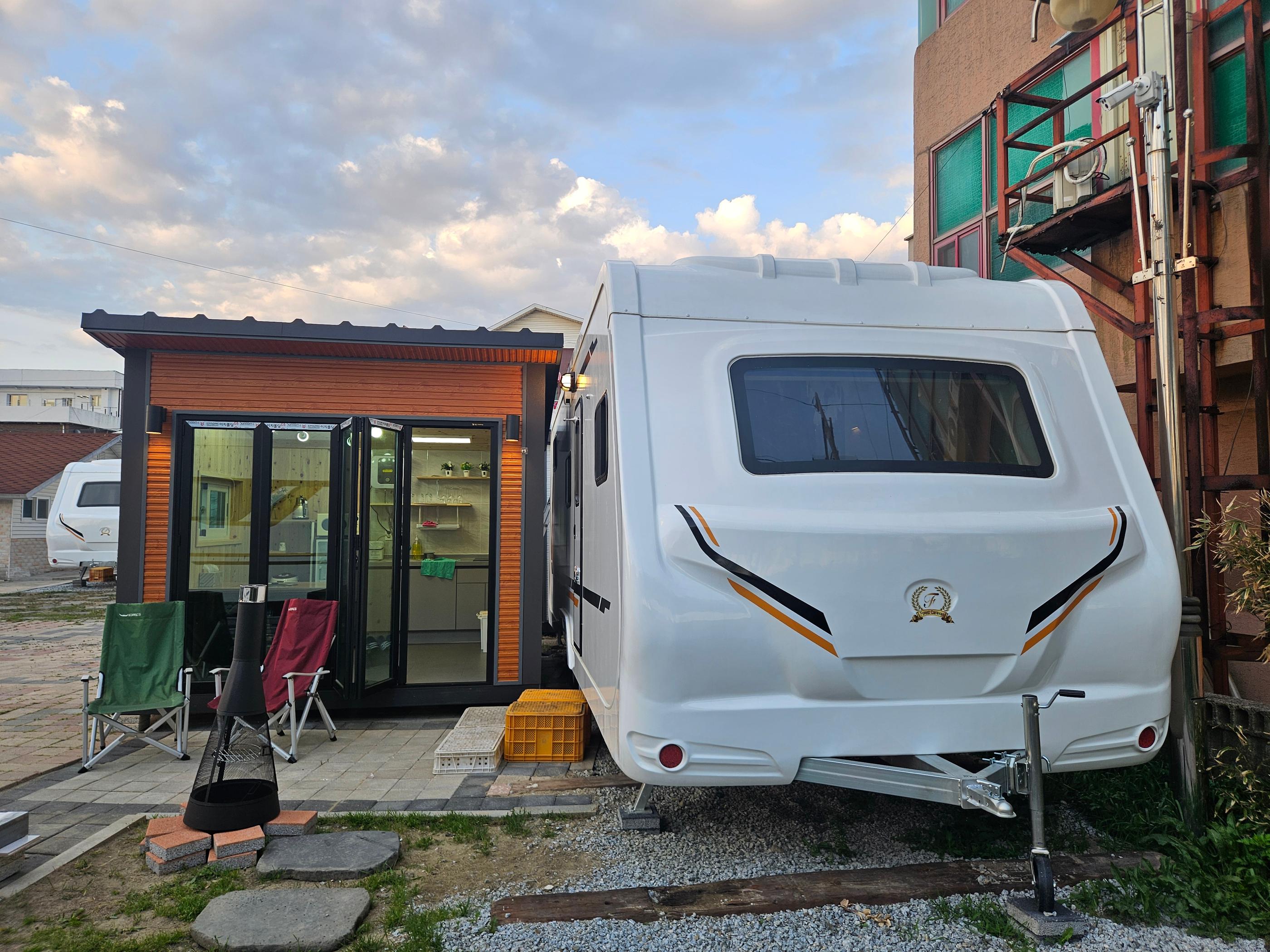 Gangneung Anmok Coffee Street Cara Ban Camping