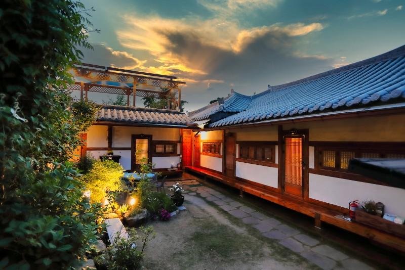 Jeonju Kkotjari Pension