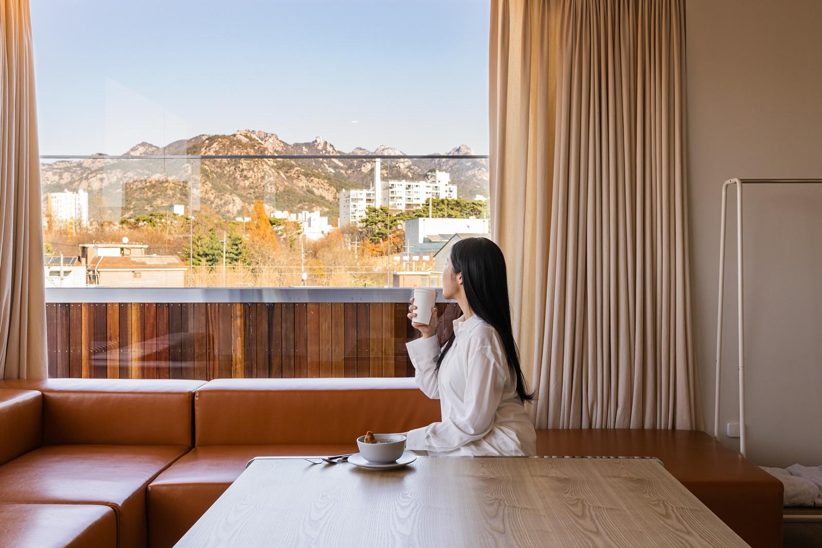 Eunpyeong Opposite Standard (Opposite Standard)