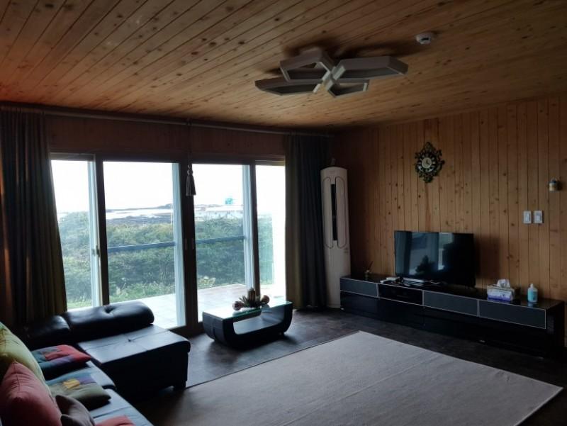 Jeju Rabbit Island Healing House Pension