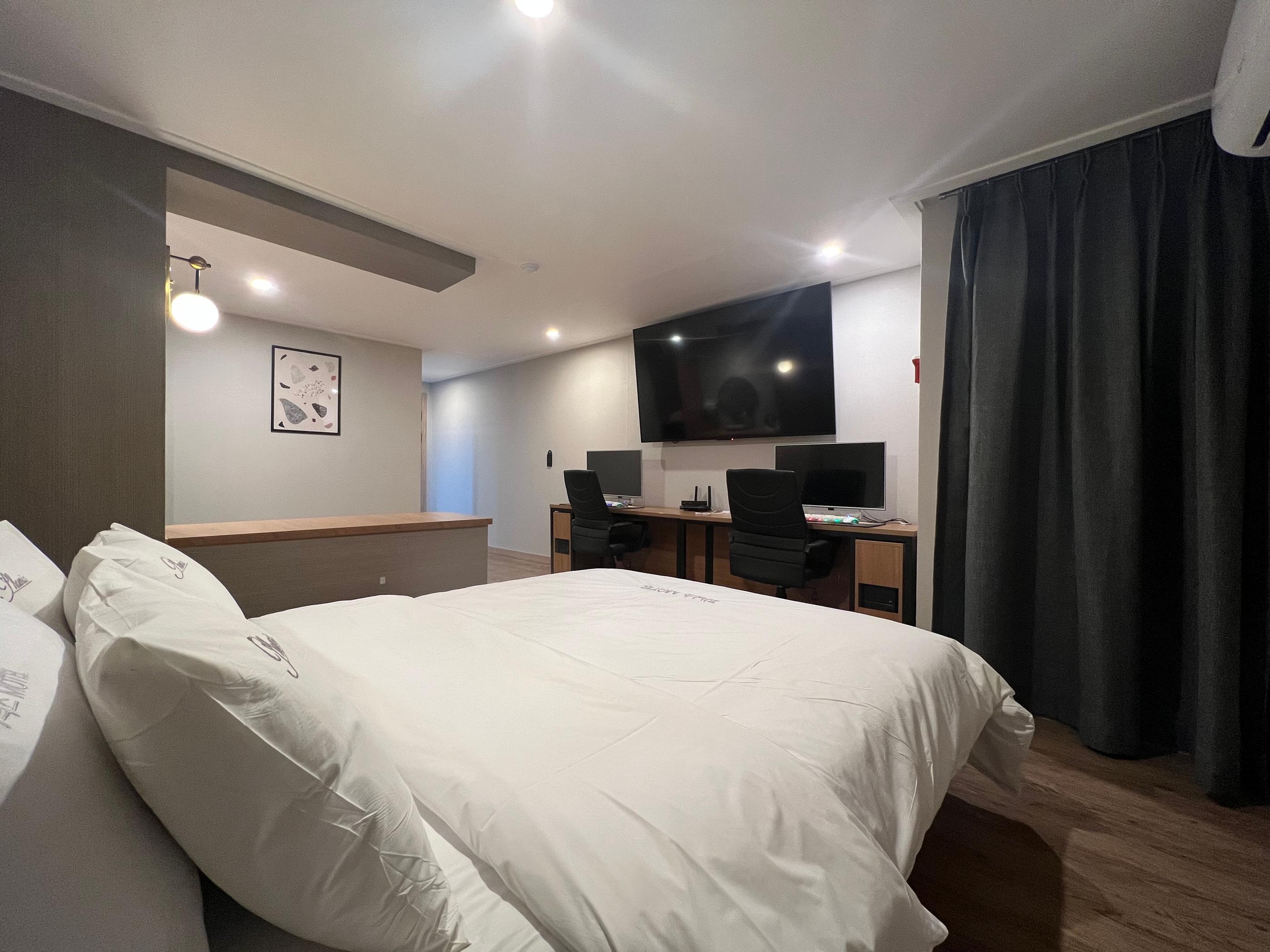 Suwon (Seryu station) Phoenix-4