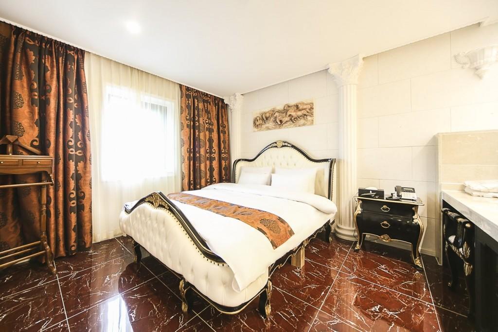 Paju Golden Hill Tourist Hotel-9