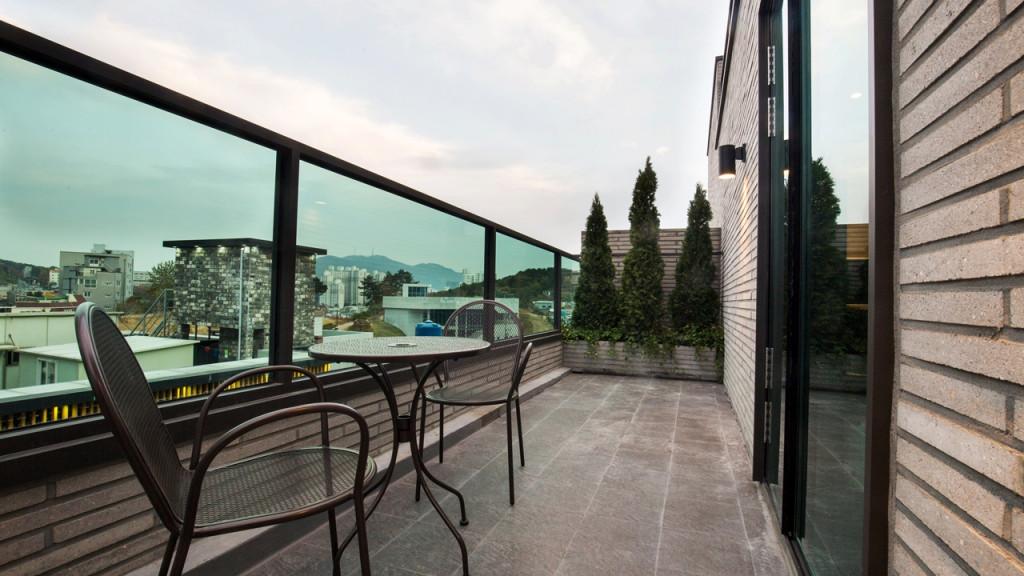 Busan Choeup Brown Dot-12