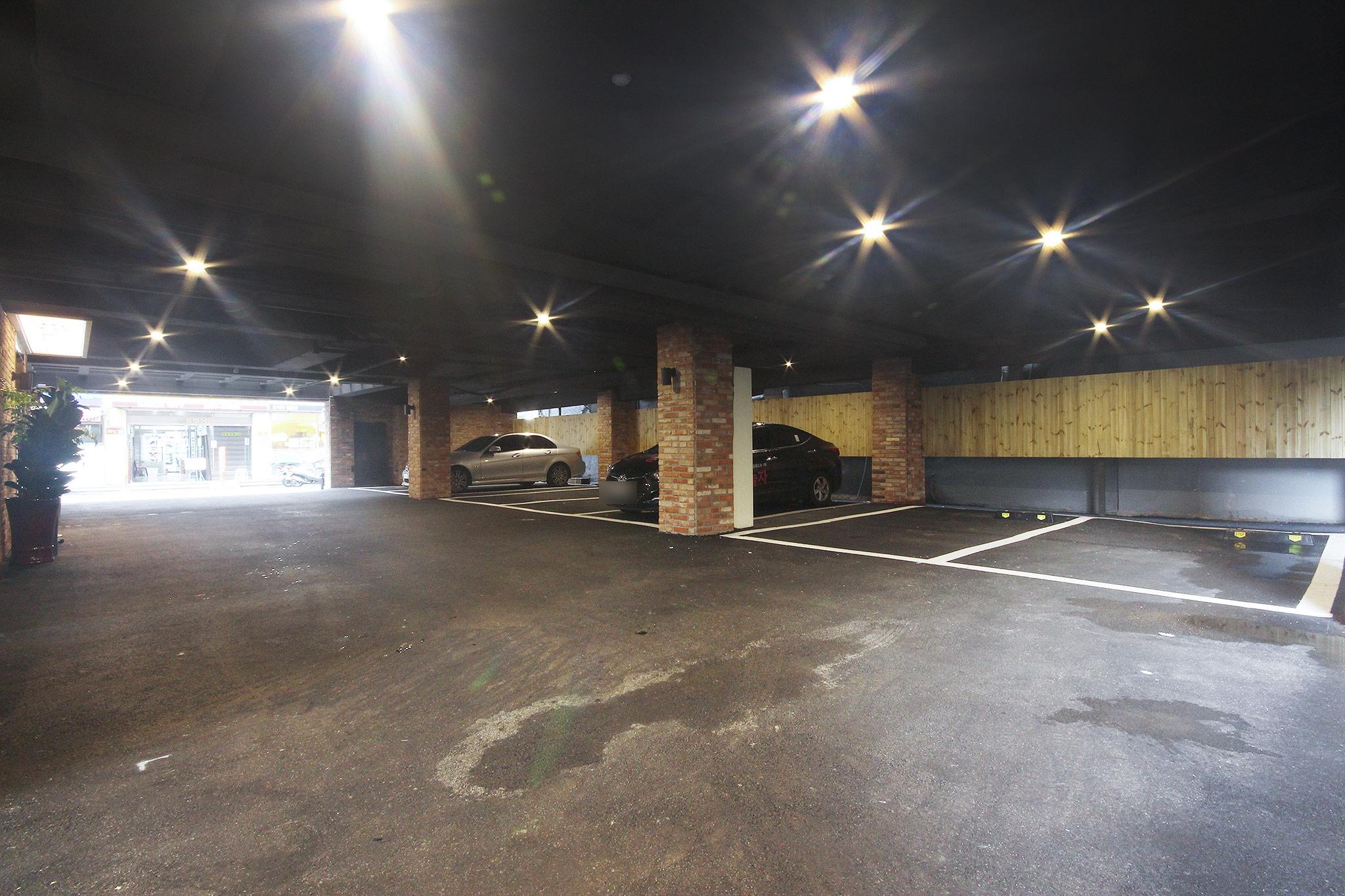 Busan Seomyeon Brown Dot 1-22