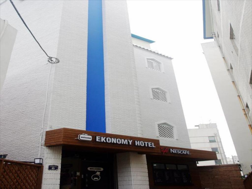 Ekonomy Hotel Gumi