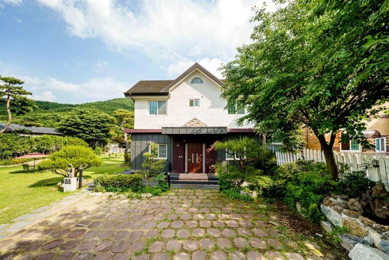 Namyangju Rania Pool Villa Pension-29