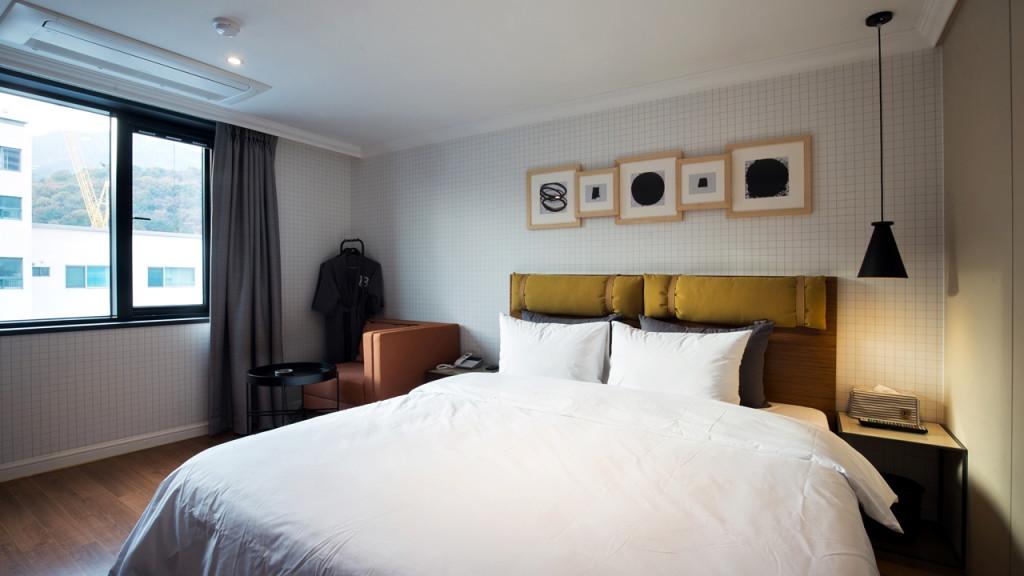 Busan Choeup Brown Dot-16