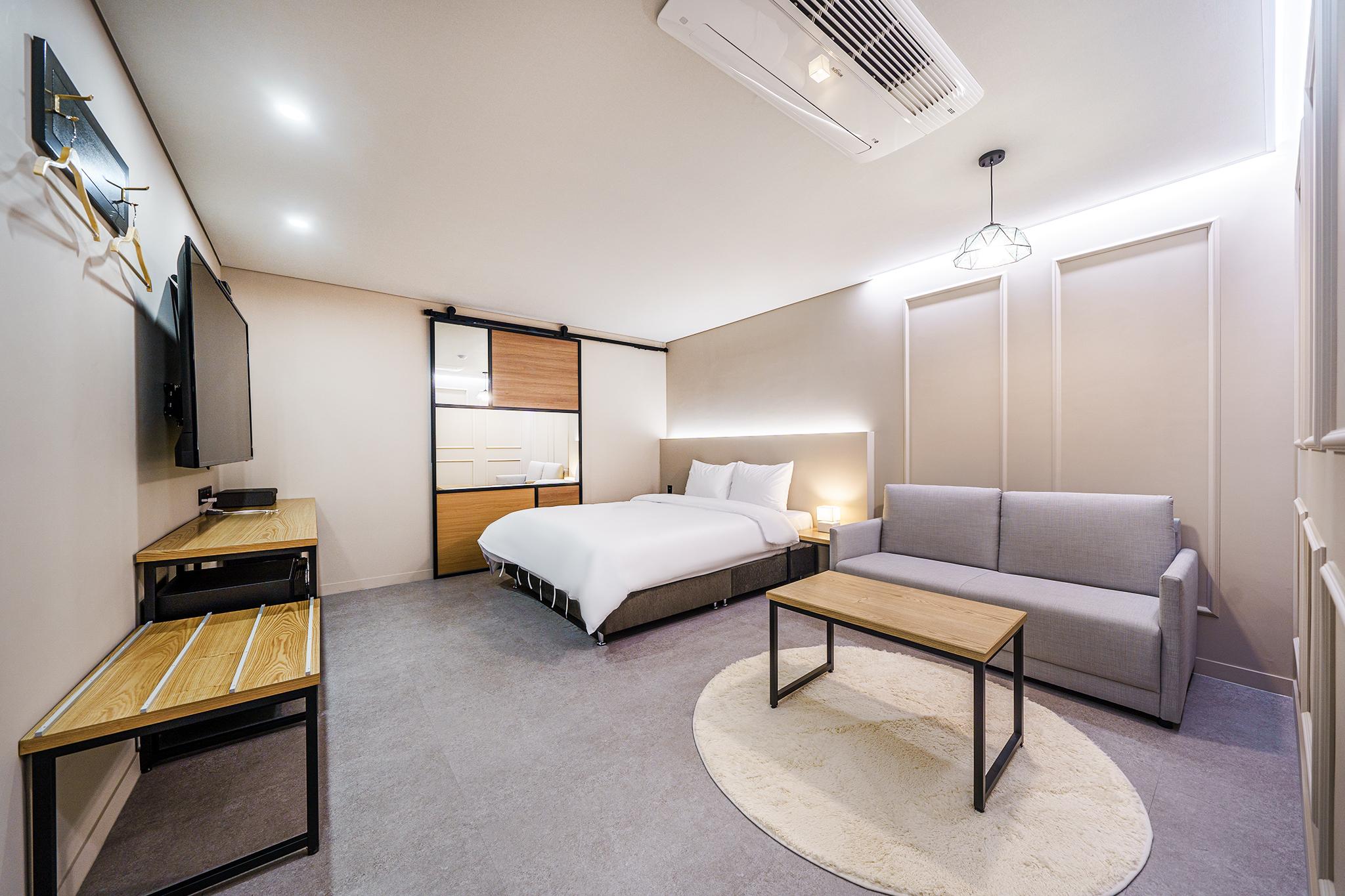 Goyang Hwajeong Hotel