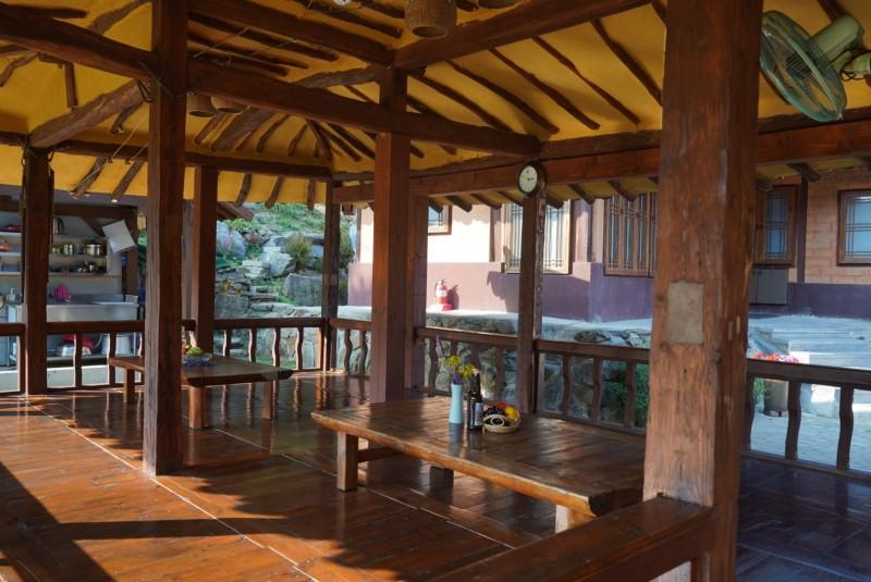 Yongin Hanok Tres Bien Pension-12