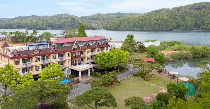 Gapyeong Opera Lakeside Pension